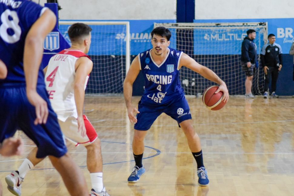Racing lo cerró, Villa Mitre lo empató