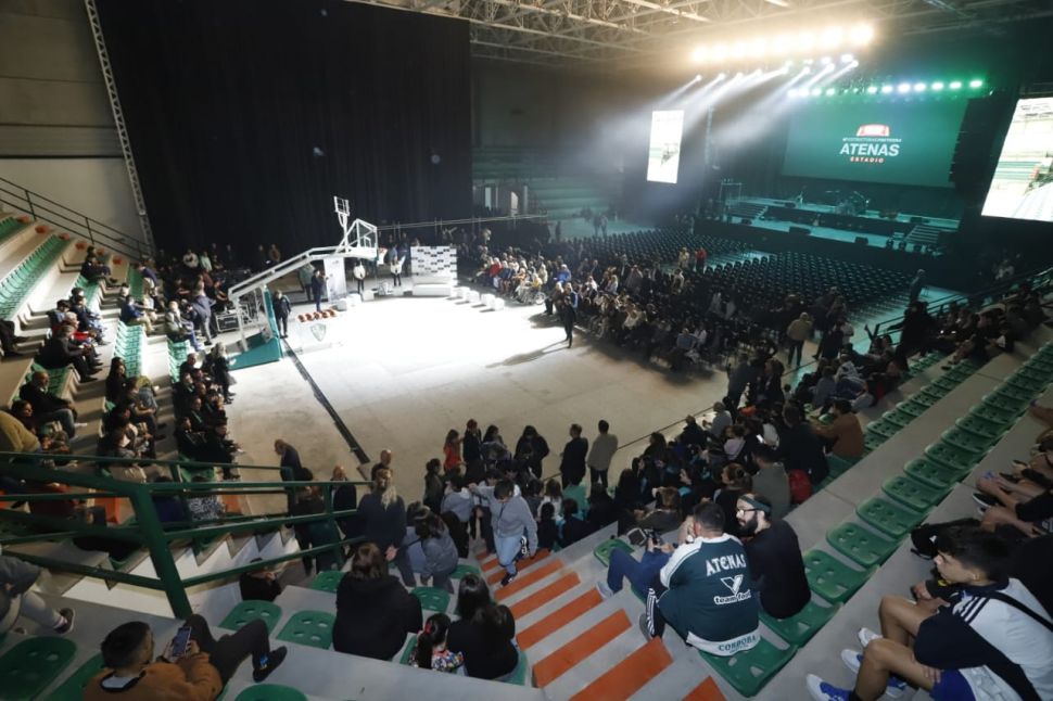Atenas inauguró su nuevo estadio
