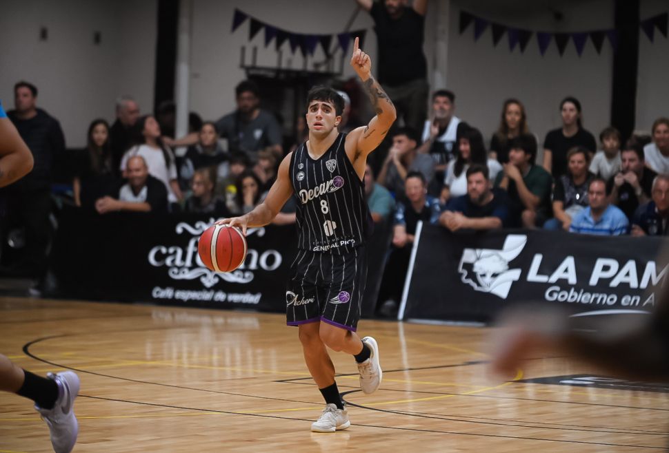 Racing (Ch) y Pico lucharon en el comienzo