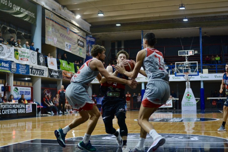 Viedma a semis, Gimnasia forzó el quinto