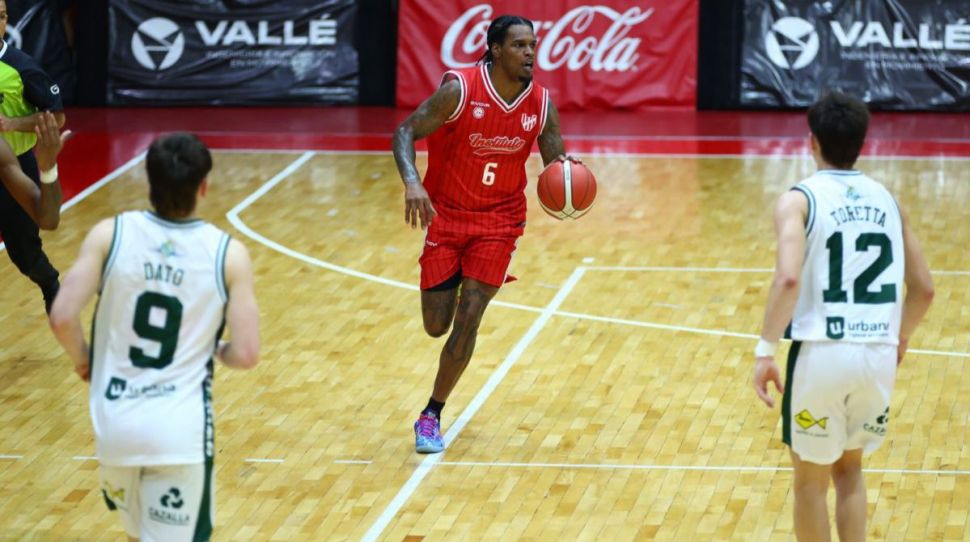 Atenas, Instituto y Quimsa con movimientos