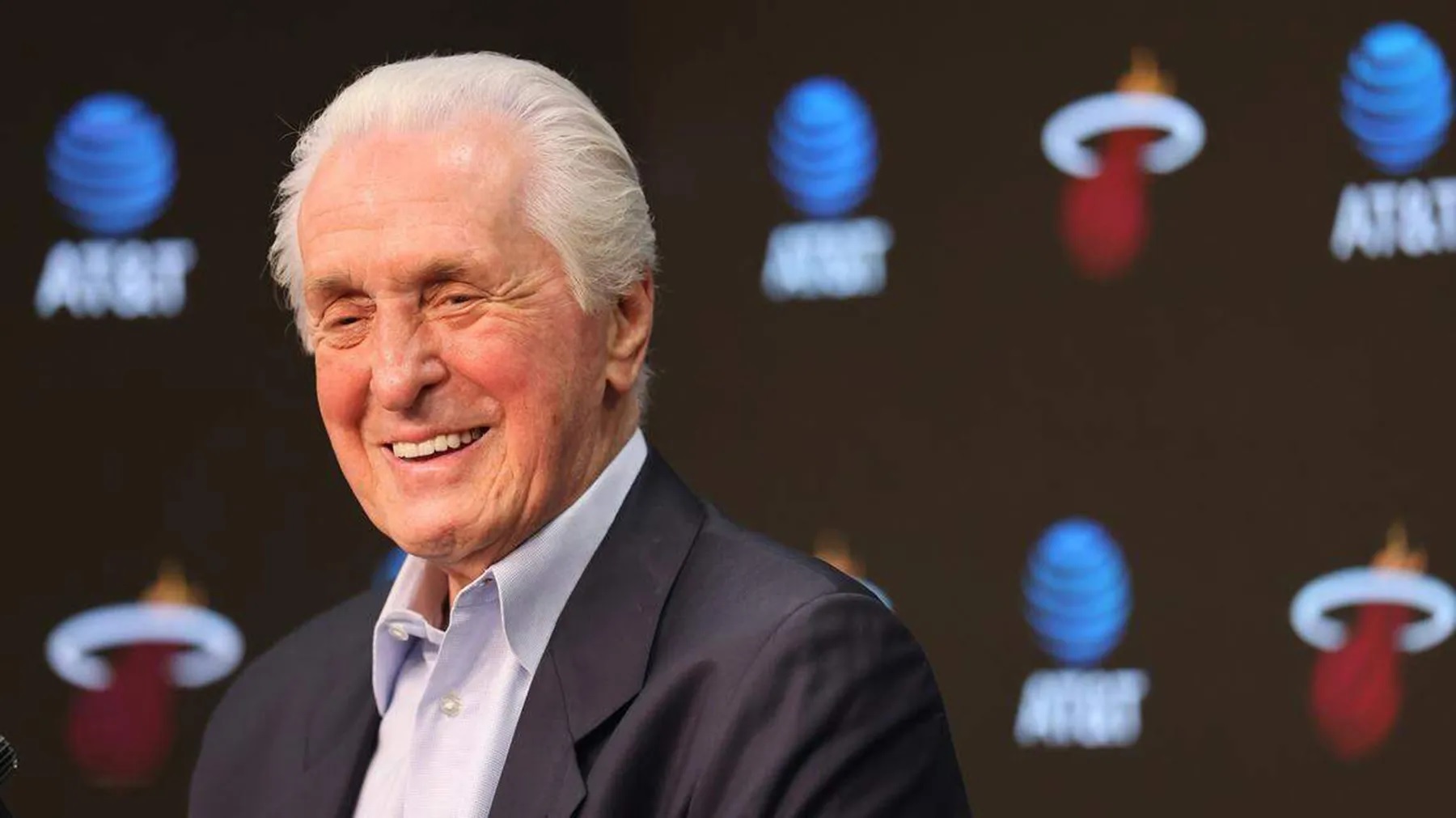 Pat Riley: Estatua y vigencia