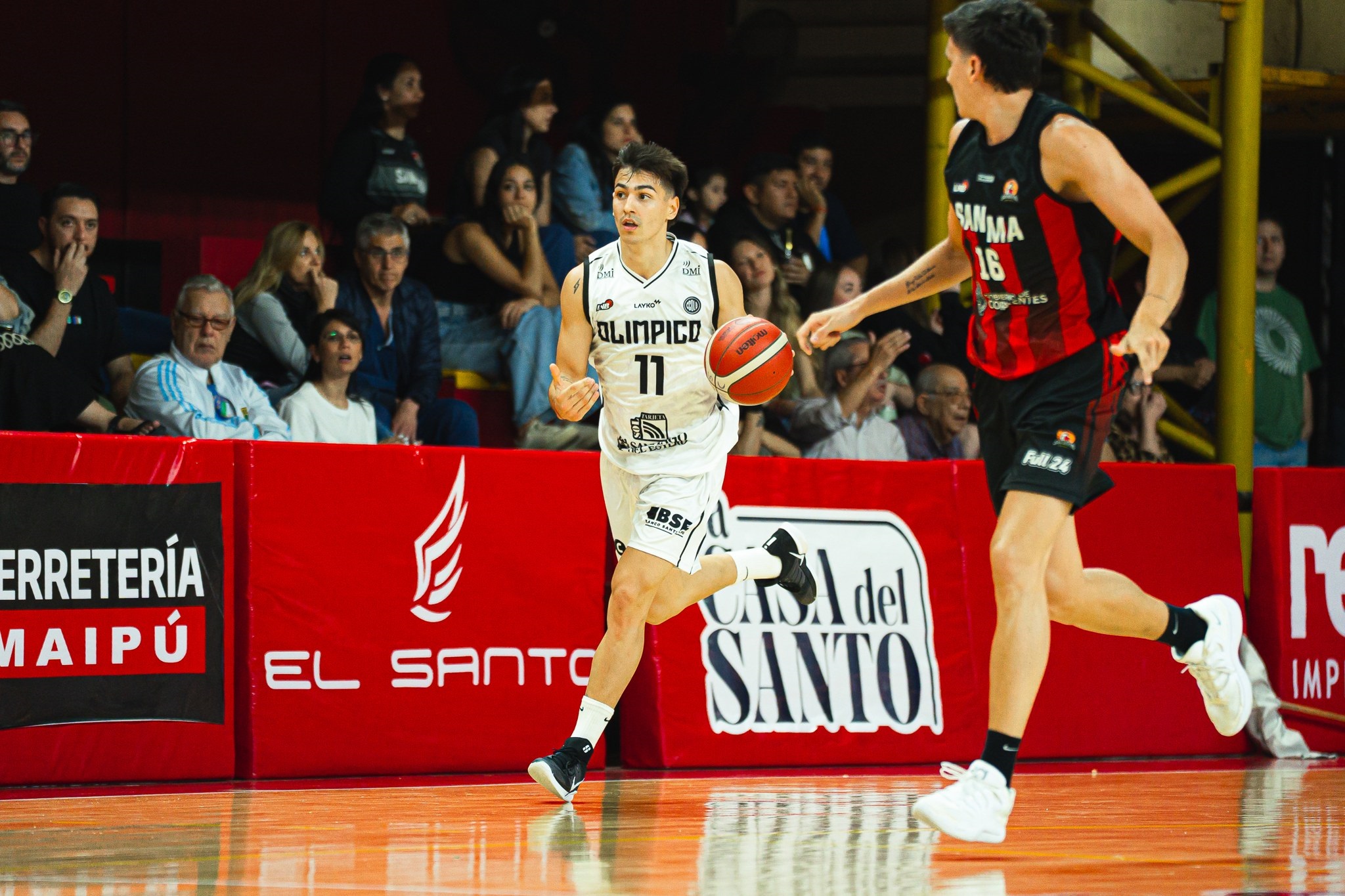 La tercera al hilo