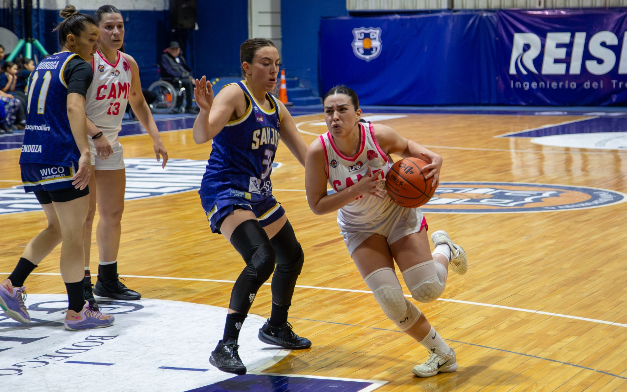 San José debutó en la fase regular con una paliza ante Sociedad Española