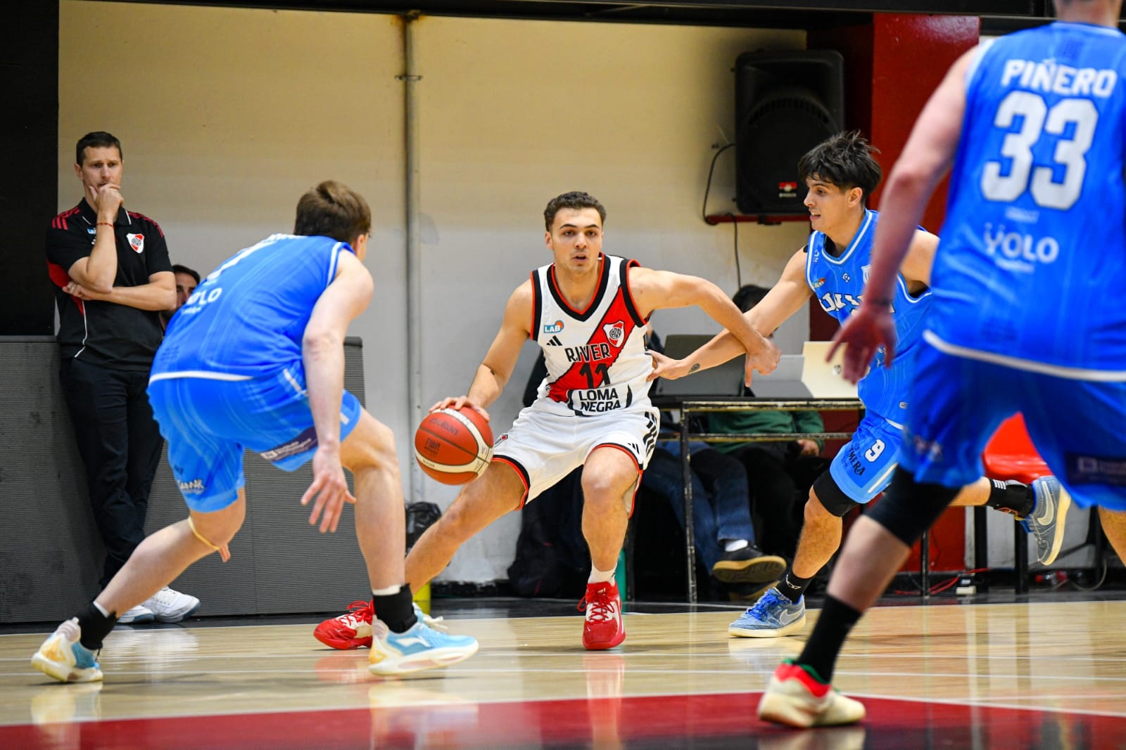 River, de la cornisa al festejo