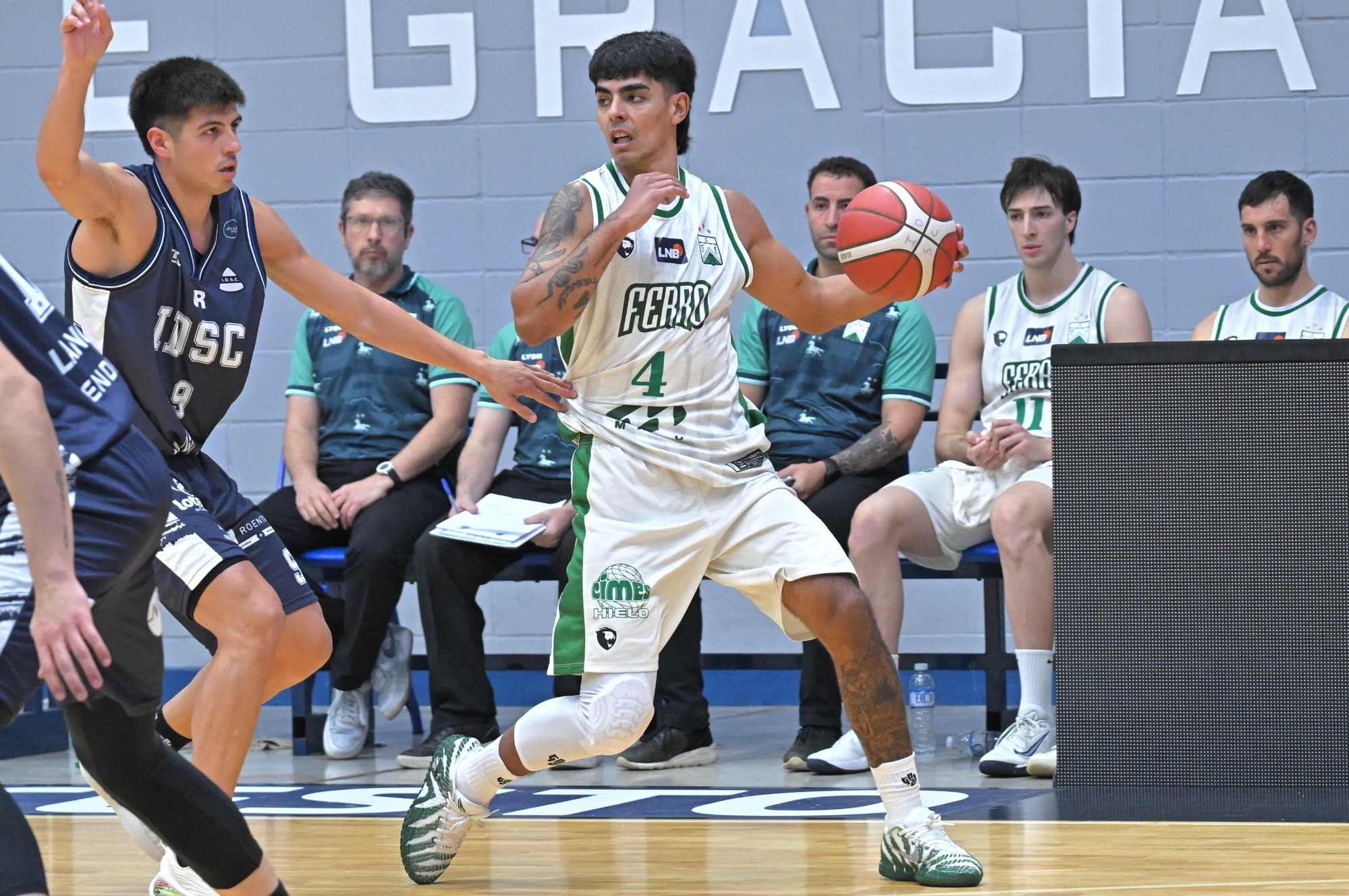 Ferro se recuperó en Oliva